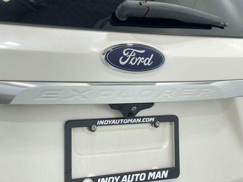 Used 2016 Ford Explorer Platinum image 40