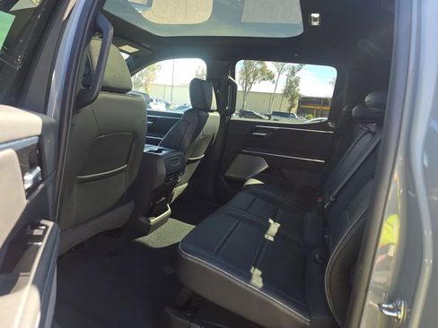 Used 2024 GMC Sierra EV Denali image 6