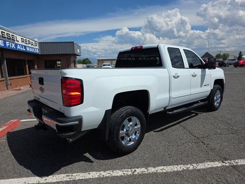 Used 2017 Chevrolet Silverado 2500 LT AWD/4WD image 9