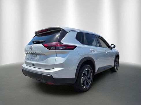 Used 2025 Nissan Rogue SV FWD image 5