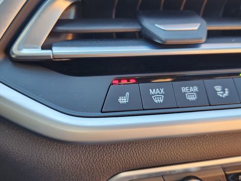 Used 2022 BMW X5 xDrive40i w/ M Sport Package image 27