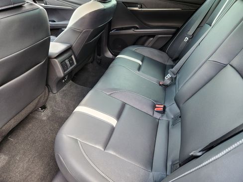 Used 2025 Toyota Camry SE w/ Convenience Package FWD image 25