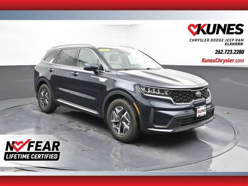 Used 2021 Kia Sorento S FWD image 1