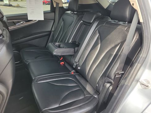 Used 2023 Lincoln Nautilus AWD w/ Premium Package image 28