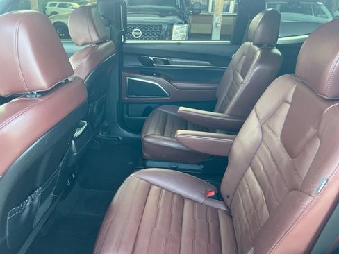 Certified 2024 Kia Telluride SX Prestige w/ Towing Package AWD/4WD image 9
