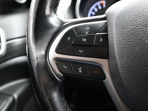 Used 2022 Jeep Grand Cherokee Laredo E AWD/4WD image 25