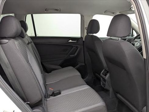 Used 2021 Volkswagen Tiguan S FWD image 18