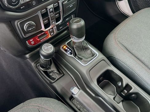 Used 2024 Jeep Gladiator Rubicon w/ Safety Group image 16