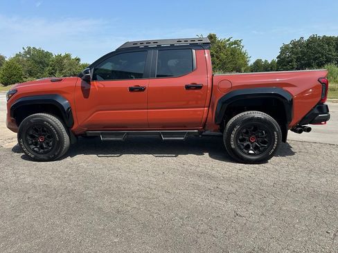 Used 2024 Toyota Tacoma TRD Pro AWD/4WD image 8