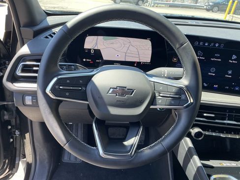 Used 2026 Chevrolet Traverse LT w/ Midnight/Sport Edition AWD/4WD image 16
