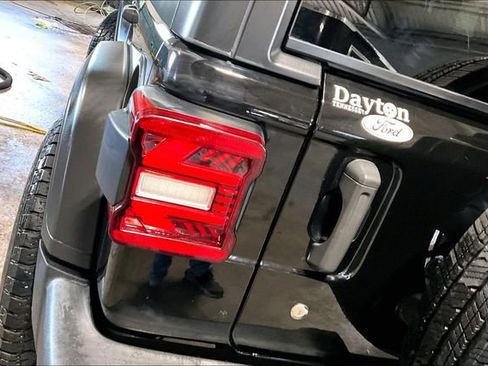 Used 2020 Jeep Wrangler Unlimited Sport S image 32