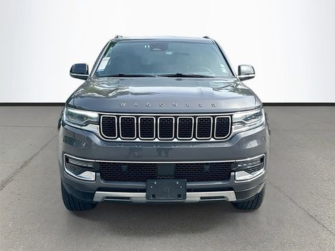 Used 2023 Jeep Wagoneer L Series III w/ Preferred Equipment Group AWD/4WD image 2