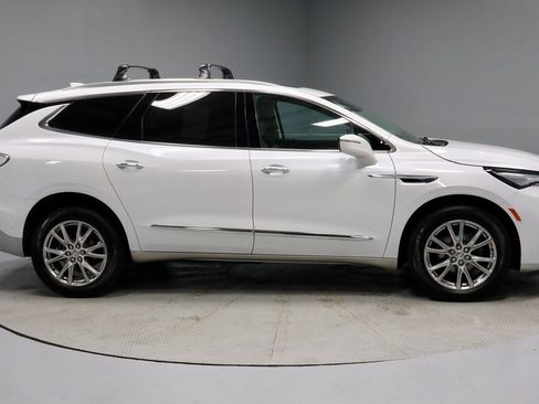 Used 2023 Buick Enclave Essence w/ Experience Buick Package image 9