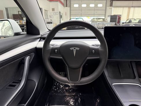 Used 2021 Tesla Model 3 Long Range AWD/4WD image 22