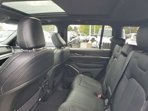New 2026 Jeep Grand Cherokee Limited AWD/4WD image 10