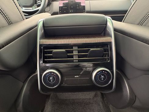 Used 2023 Land Rover Range Rover Long Wheelbase SE AWD/4WD image 22