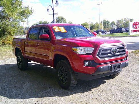 Used 2023 Toyota Tacoma SR5 image 3