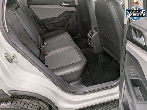Used 2022 Volkswagen Taos SE w/ IQ.Drive SE Package image 28