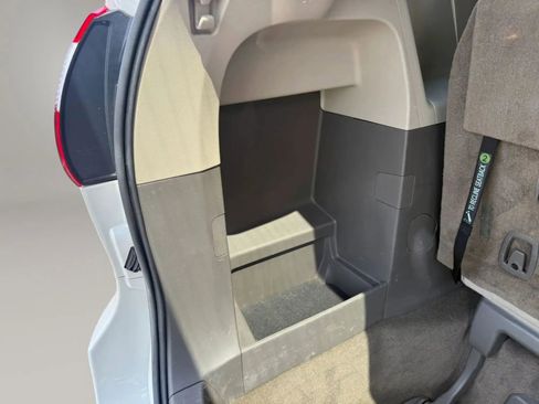 Used 2018 Toyota Sienna XLE w/ XLE Navigation Package AWD/4WD image 39