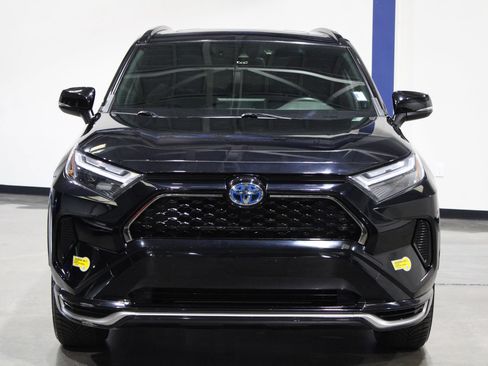 Used 2022 Toyota RAV4 SE w/ Weather & Moonroof Package AWD/4WD image 6