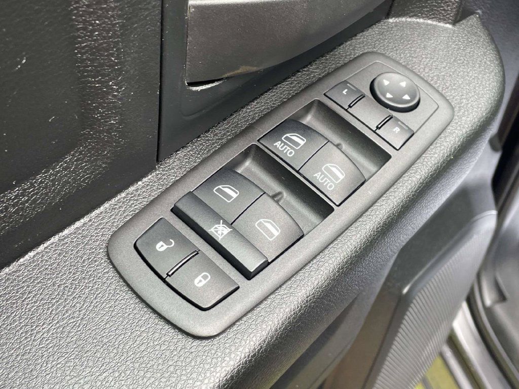 Used 2022 RAM 2500 Tradesman w/ Chrome Appearance Group AWD/4WD image 14