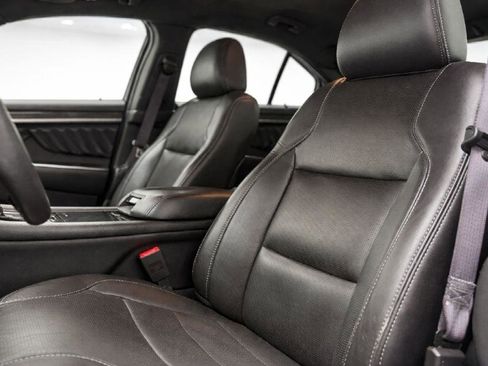 Used 2013 Ford Taurus Limited image 9