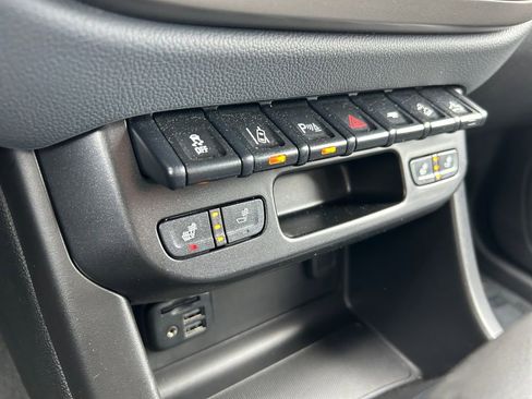 Used 2021 Chevrolet Colorado Z71 w/ Safety Package image 37