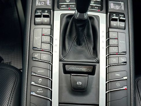 Used 2021 Porsche Macan S AWD/4WD image 17