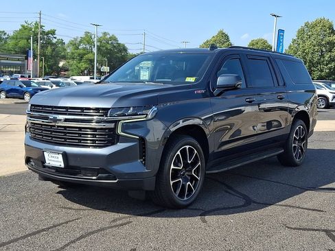 Used 2021 Chevrolet Suburban RST w/ Luxury Package AWD/4WD image 6