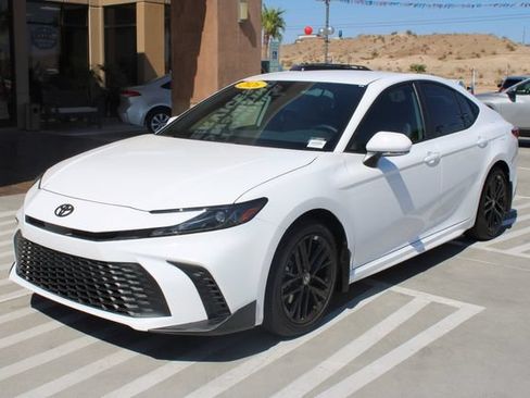 Used 2026 Toyota Camry SE FWD image 4