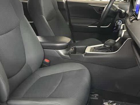 Used 2024 Toyota RAV4 LE AWD/4WD image 33