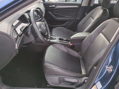 Used 2020 Volkswagen Jetta SE w/ SE Cold Weather Package image 16