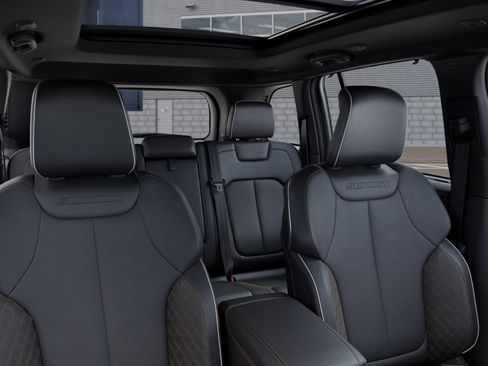 New 2025 Jeep Grand Cherokee Summit image 34