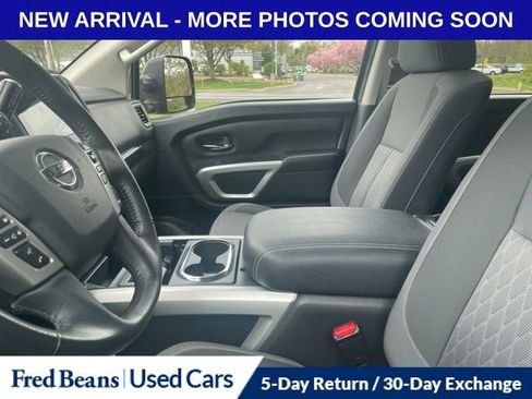 Used 2022 Nissan Titan SV w/ SV Convenience Package AWD/4WD image 11
