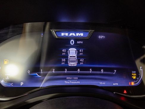 New 2026 RAM 1500 Big Horn AWD/4WD image 32