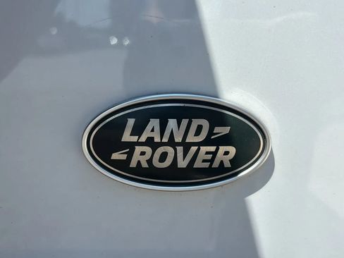 Used 2022 Land Rover Defender 110 X-Dynamic SE AWD/4WD image 8