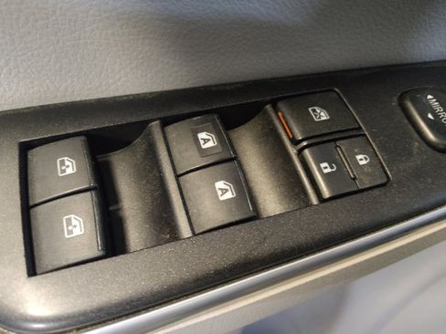 Used 2016 Toyota Camry XLE FWD image 27