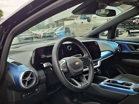 Used 2025 Chevrolet Equinox EV LT FWD image 10