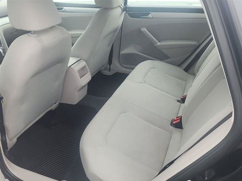 Used 2016 Volkswagen Passat 1.8T S FWD image 8