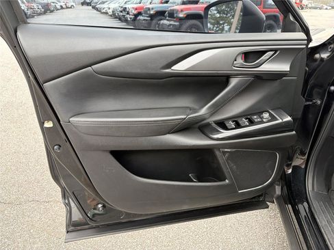 Used 2018 MAZDA CX-9 Touring w/ Touring Premium Package image 11