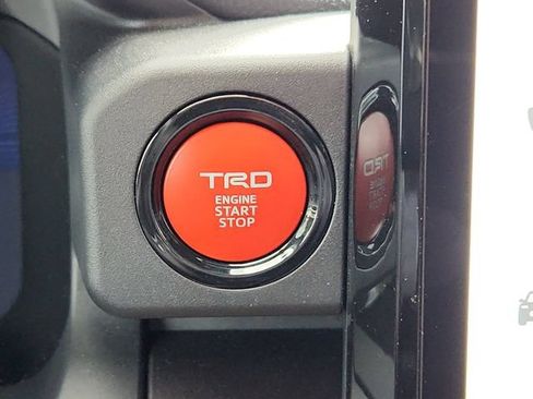 Used 2025 Toyota 4Runner TRD Off-Road Premium w/ Tow Technology Package AWD/4WD image 29