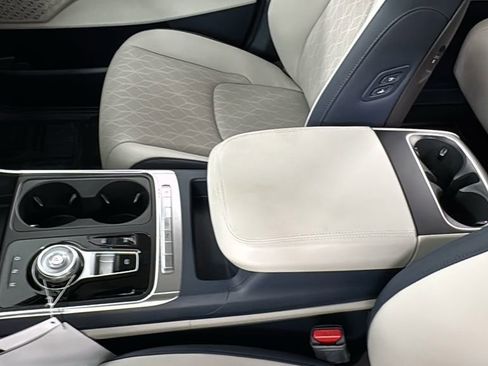 New 2026 Kia Carnival EX FWD image 34