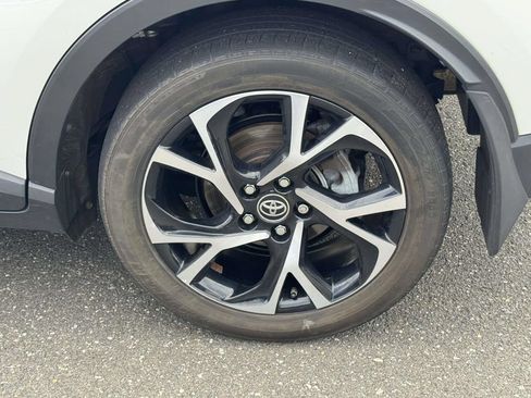 Used 2018 Toyota C-HR XLE FWD image 10