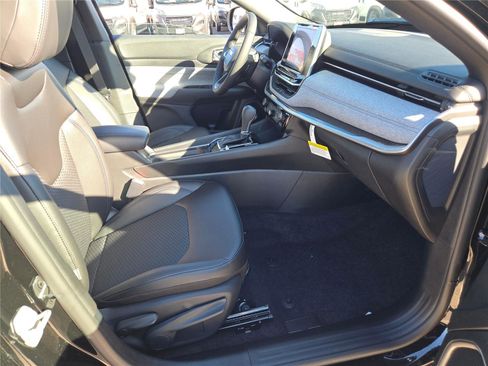 New 2026 Jeep Compass Latitude image 7