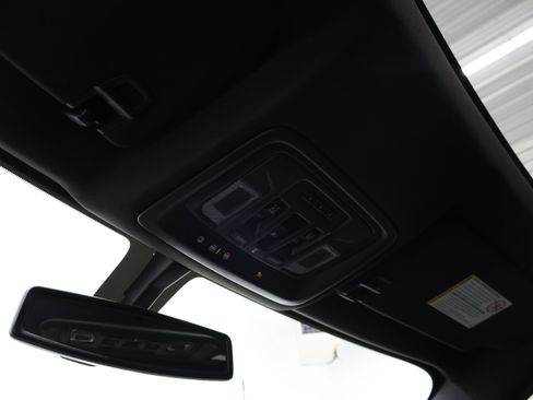 Used 2023 Chevrolet Silverado 2500 High Country image 11