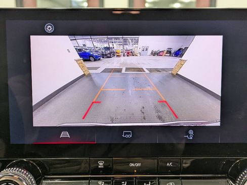 Used 2023 GMC Canyon Elevation w/ Trailering Package image 13