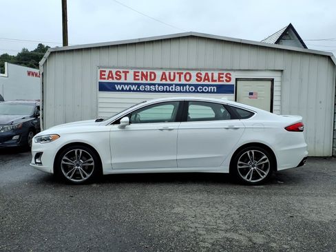Used 2020 Ford Fusion Titanium AWD/4WD image 2