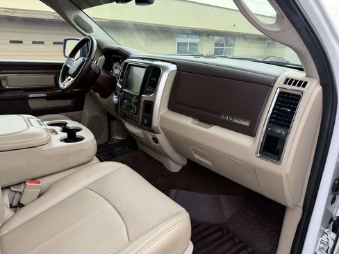 Used 2017 RAM 1500 Laramie w/ Convenience Group AWD/4WD image 20