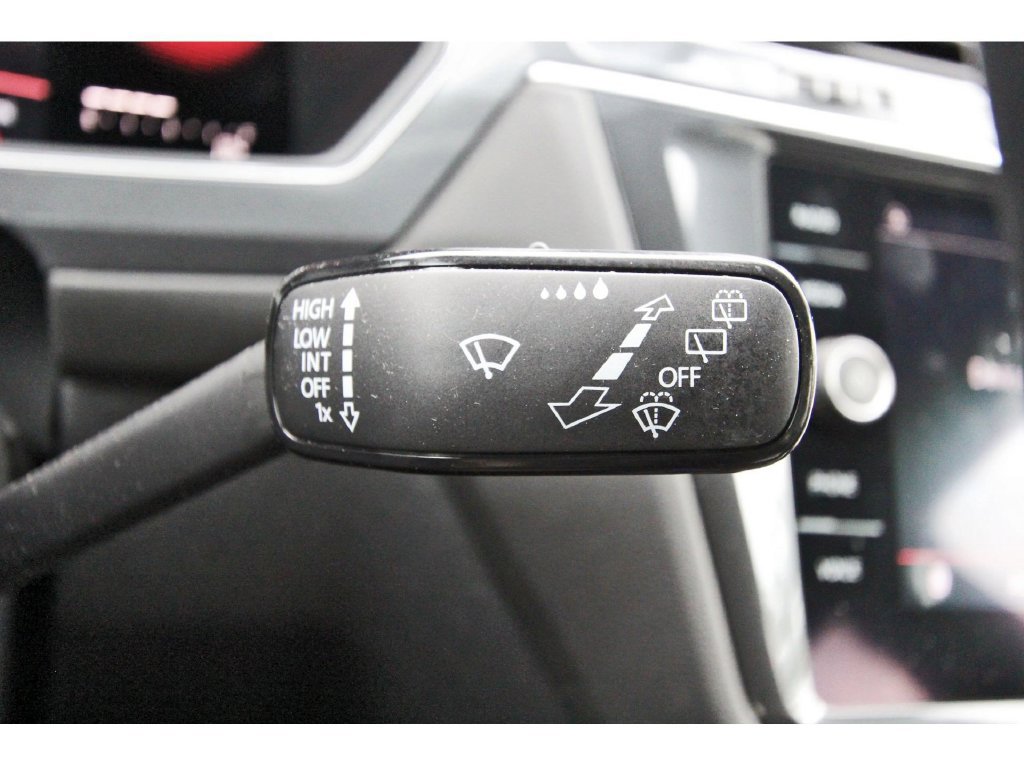 Used 2022 Volkswagen Tiguan SE R-Line FWD image 21
