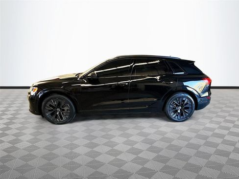 Used 2024 Audi Q8 e-tron Prestige w/ Prestige Package AWD/4WD image 4